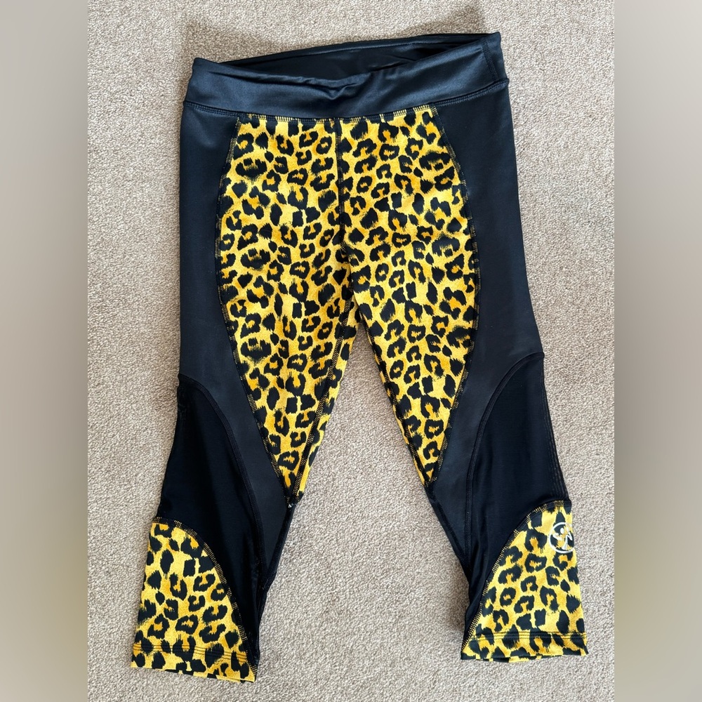 Zumba Fitness  Leggings in Black and Yellow Leopard